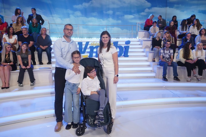 V siedmom nebi - Samko s rodinou